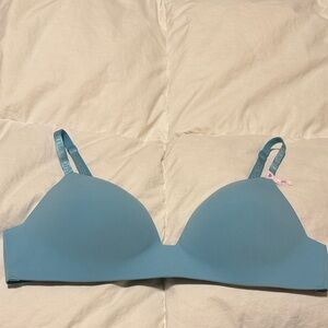Victoria’s Secret Seamless Blue Bra; NWT